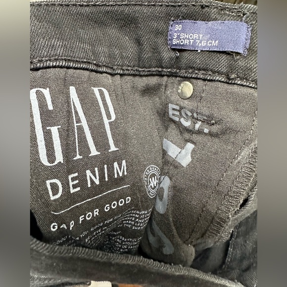 Gap Denim Shorts - Black Shorts - Size 30 - Picture 2 of 3
